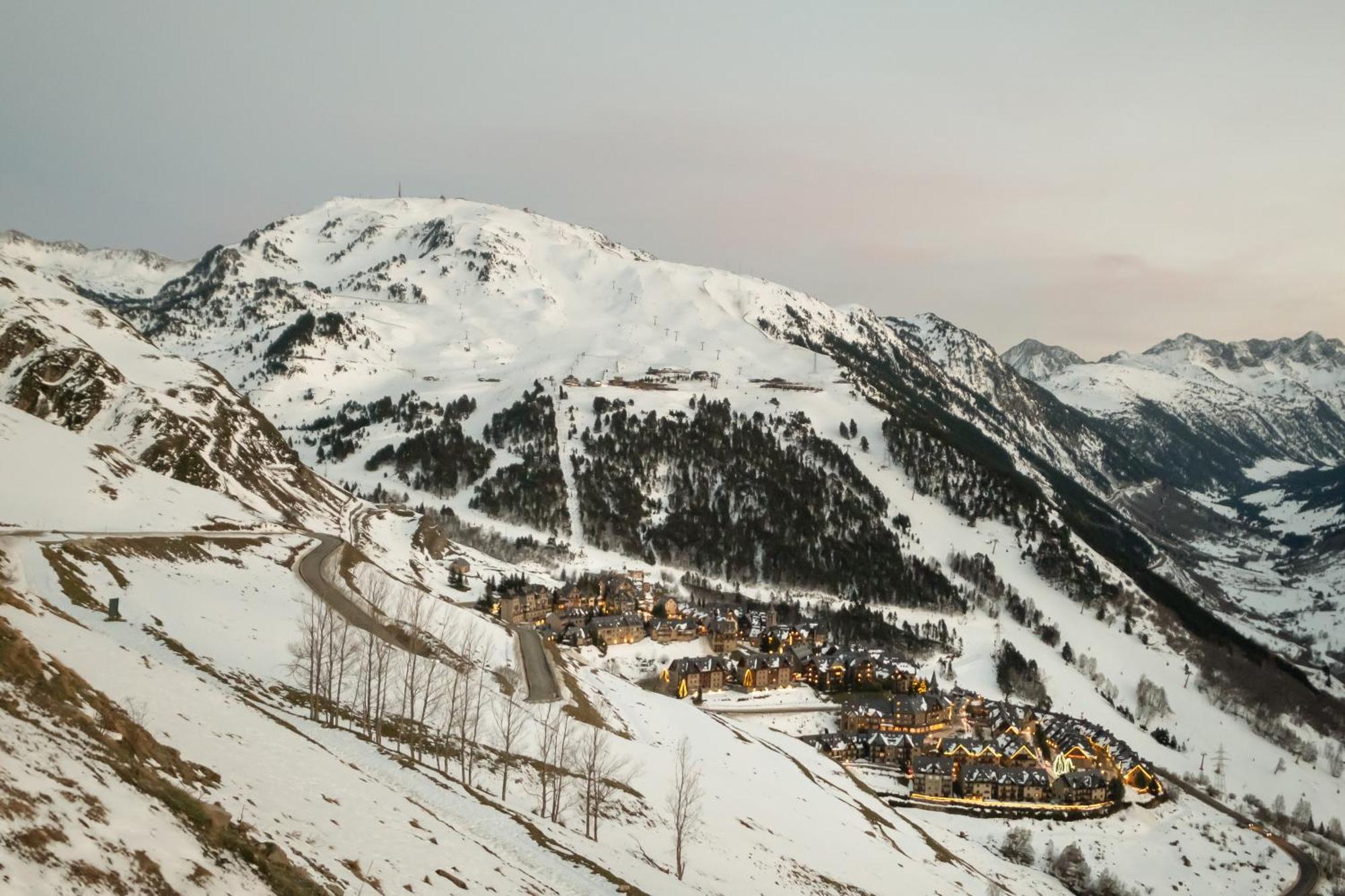 Hotel Eurostars La Pleta Baqueira Beret Esterno foto